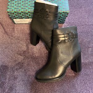 Tory Burch Brand New Never Worn Leigh Lug Sole Black Bootie
